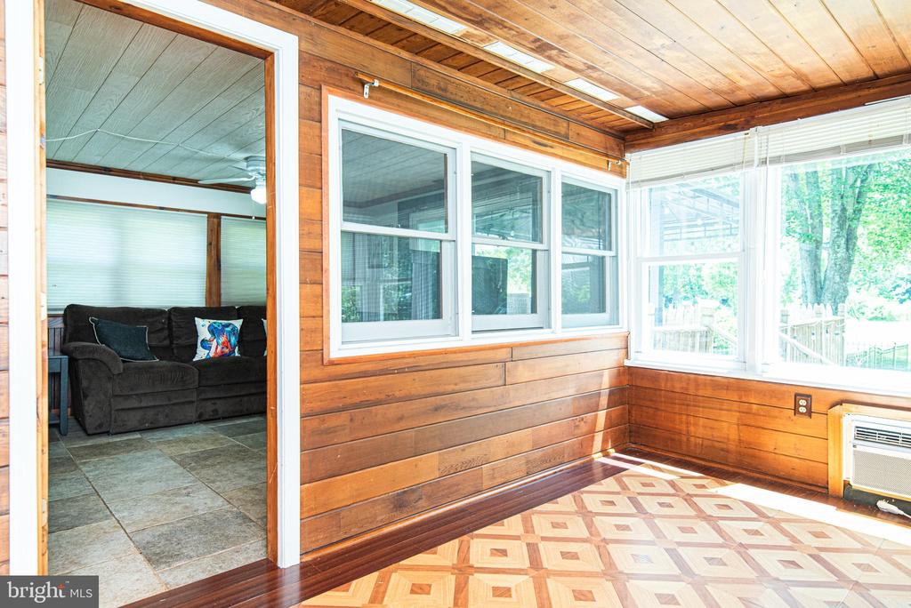563 E DARK HOLLOW ROAD Unit: 170