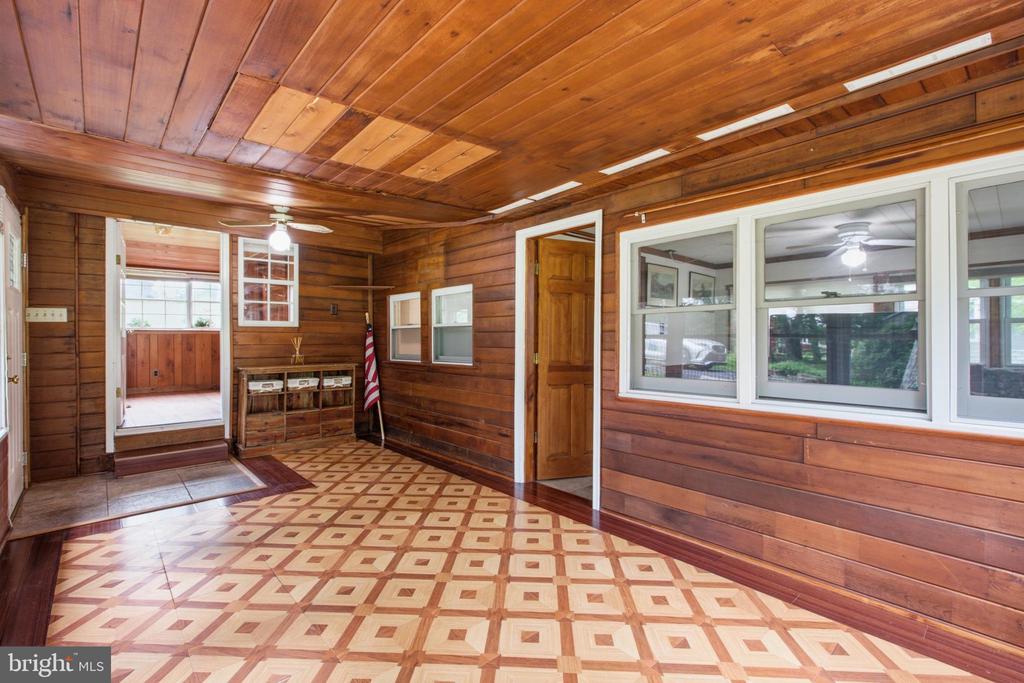 563 E DARK HOLLOW ROAD Unit: 170