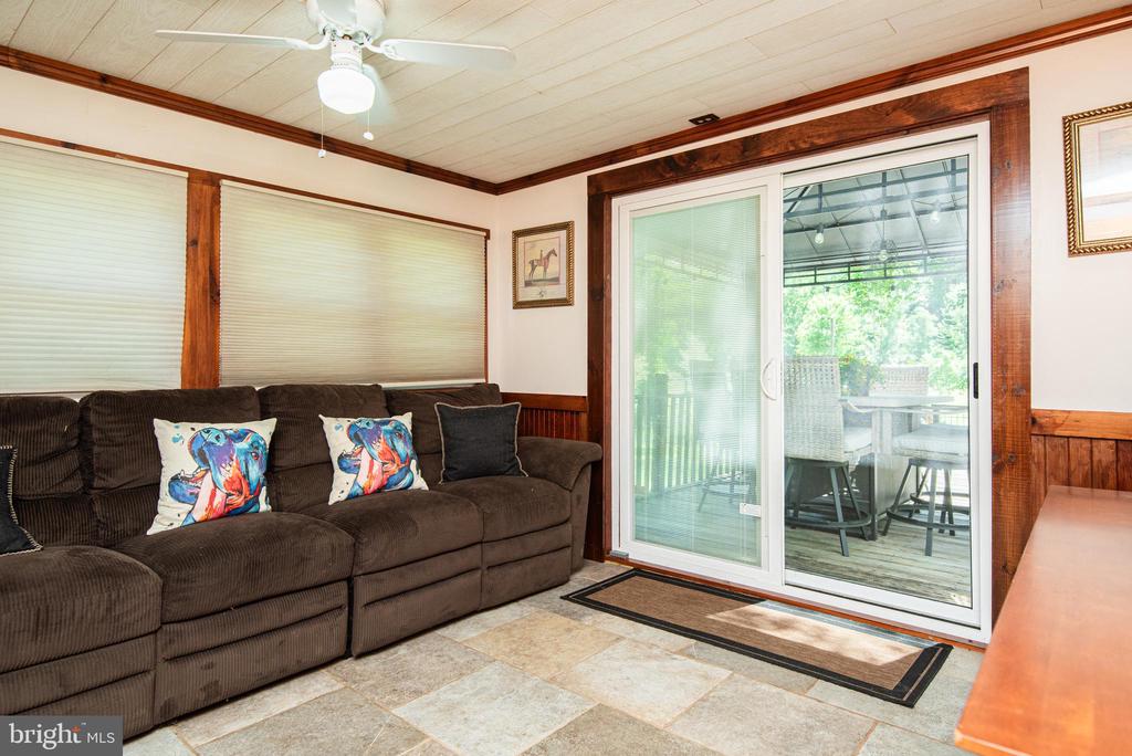 563 E DARK HOLLOW ROAD Unit: 170
