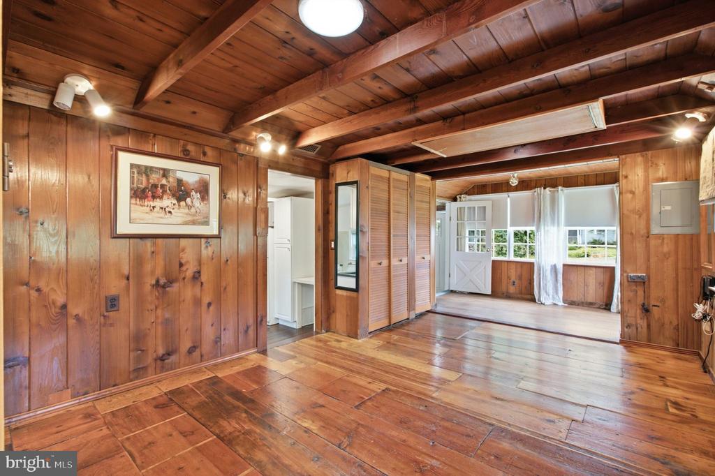 563 E DARK HOLLOW ROAD Unit: 170