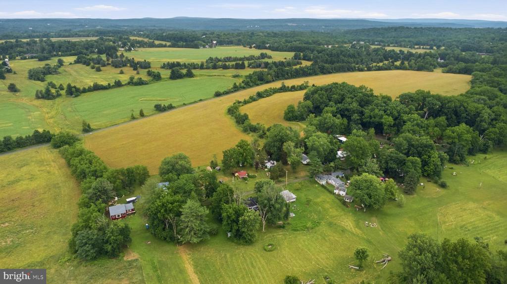 563 E DARK HOLLOW ROAD Unit: 170