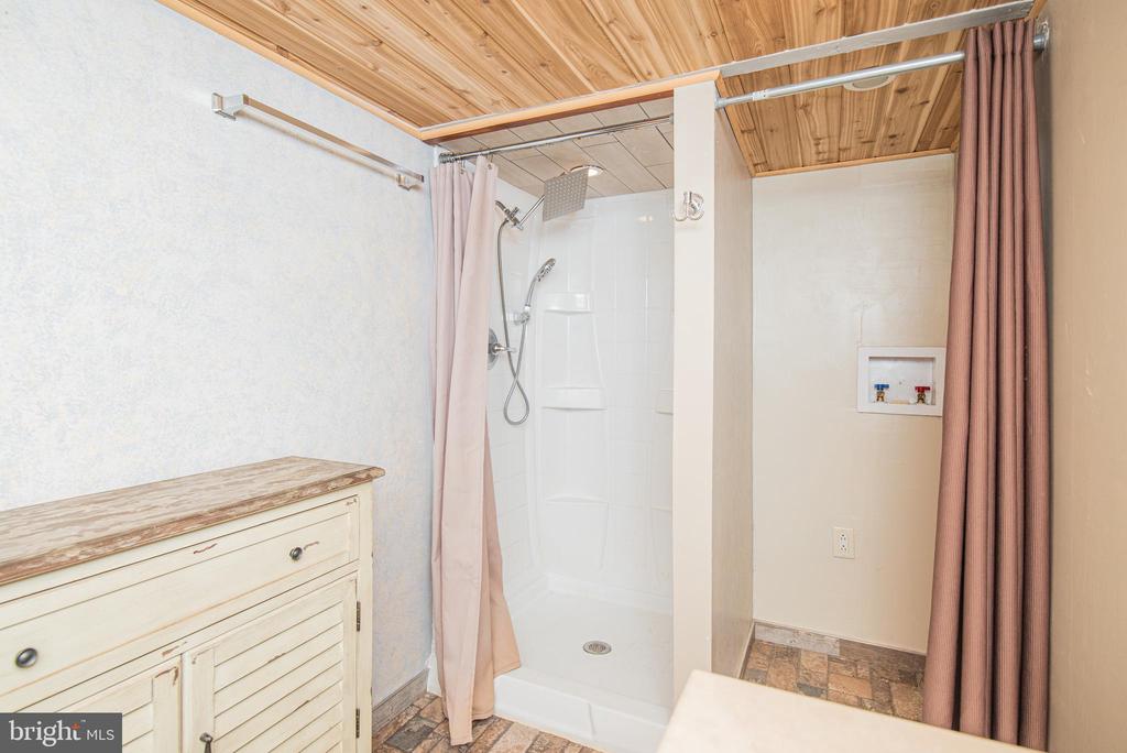 563 E DARK HOLLOW ROAD Unit: 170