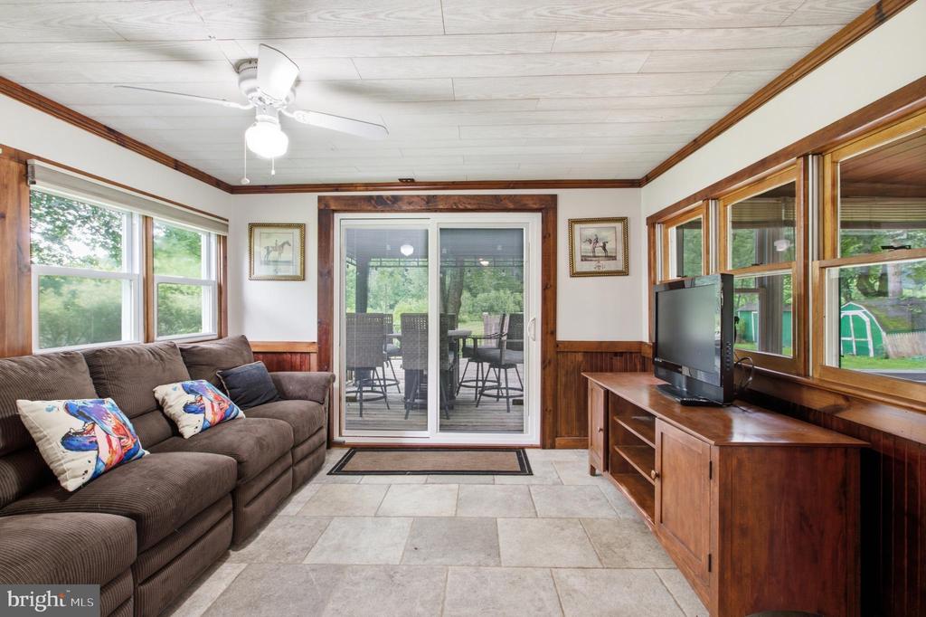 563 E DARK HOLLOW ROAD Unit: 170