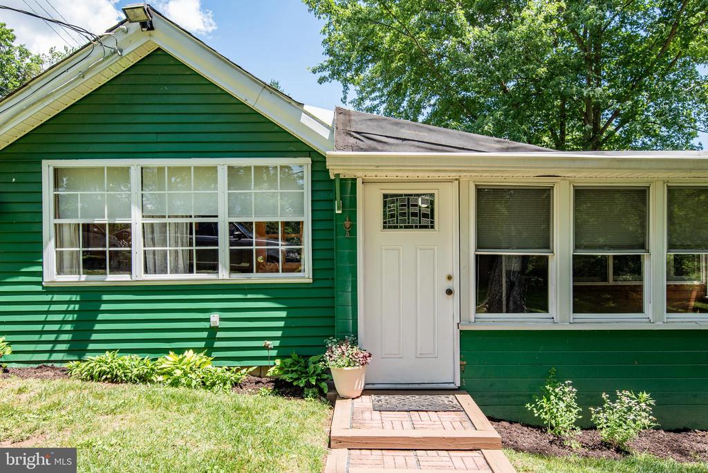 563 E DARK HOLLOW ROAD Unit: 170