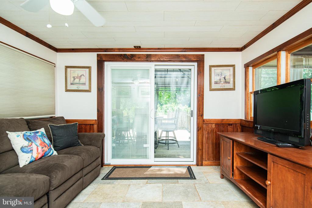 563 E DARK HOLLOW ROAD Unit: 170