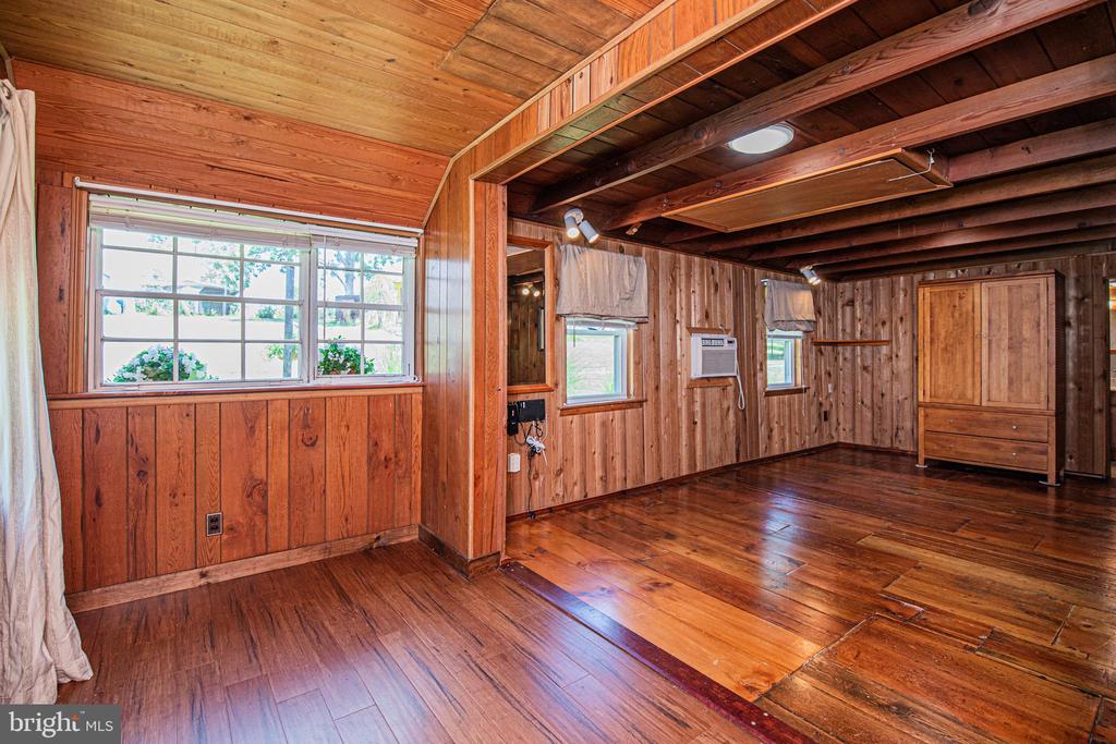 563 E DARK HOLLOW ROAD Unit: 170