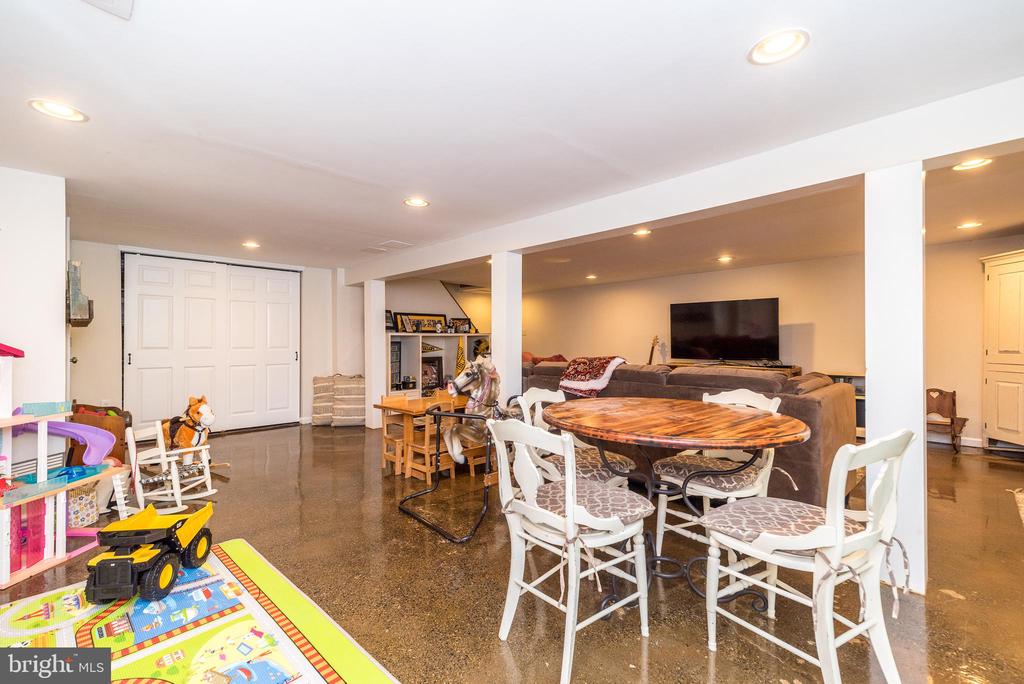 2610 RED GATE DRIVE