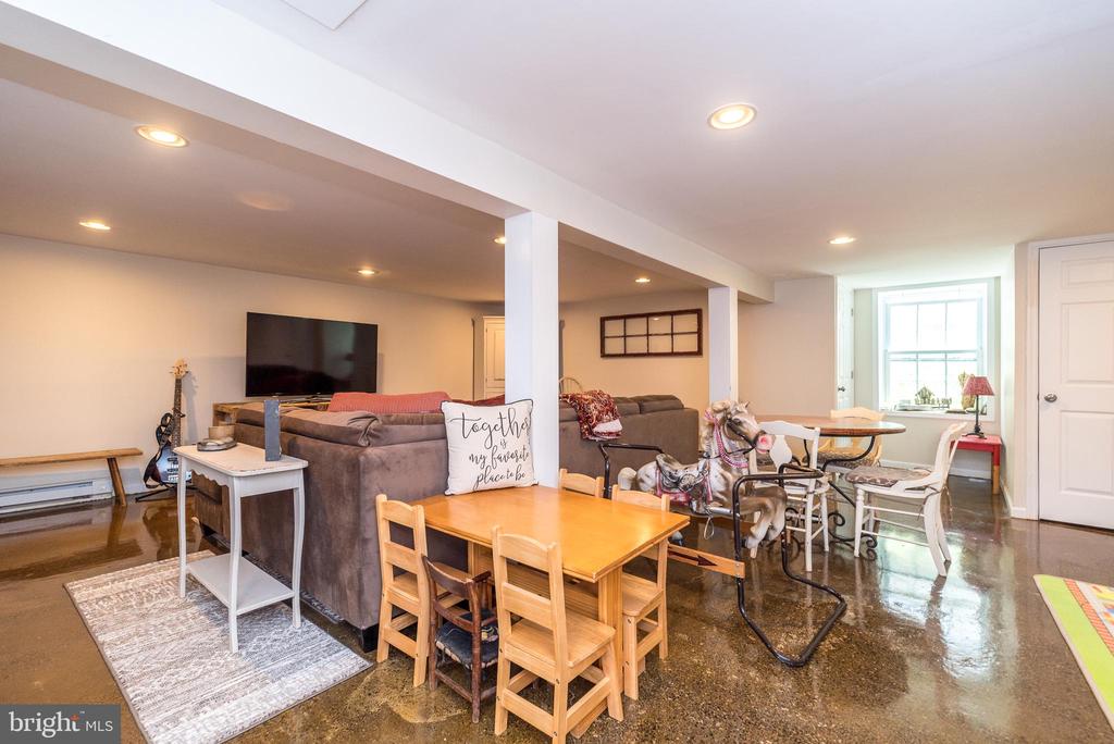 2610 RED GATE DRIVE