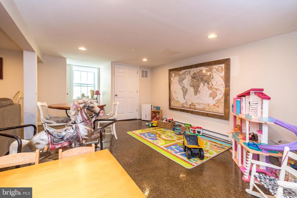 2610 RED GATE DRIVE
