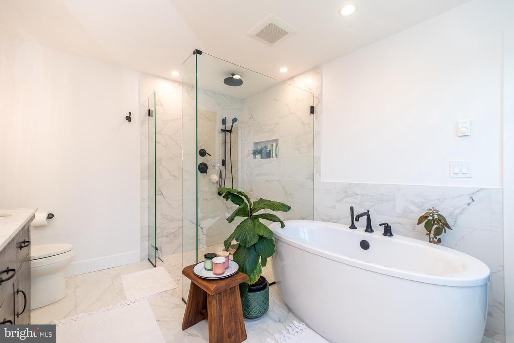 2610 RED GATE DRIVE