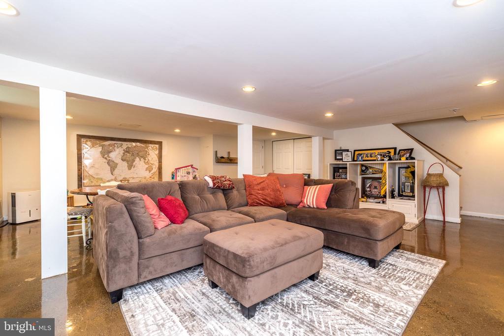 2610 RED GATE DRIVE