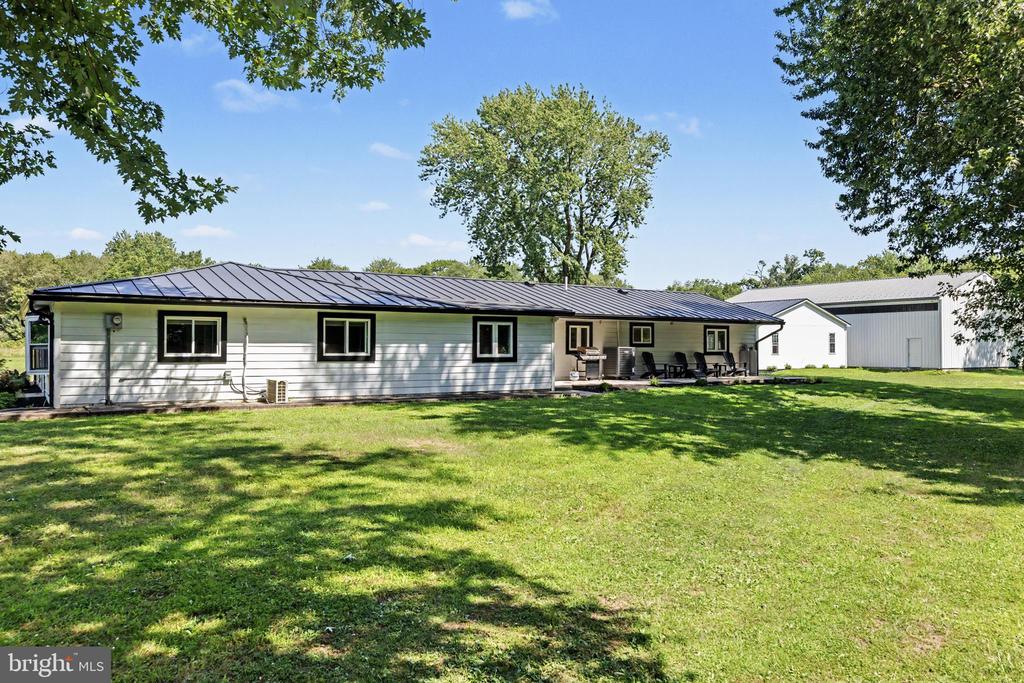 1104 BUCKS ROAD