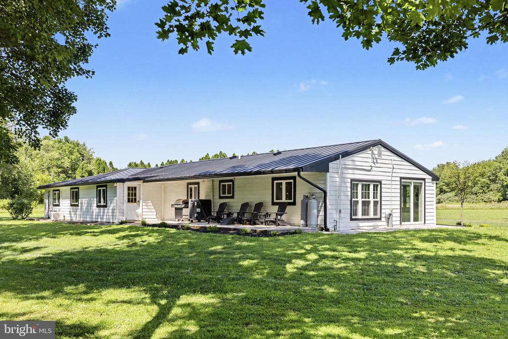 1104 BUCKS ROAD