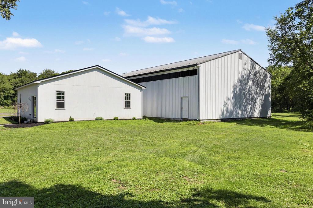 1104 BUCKS ROAD