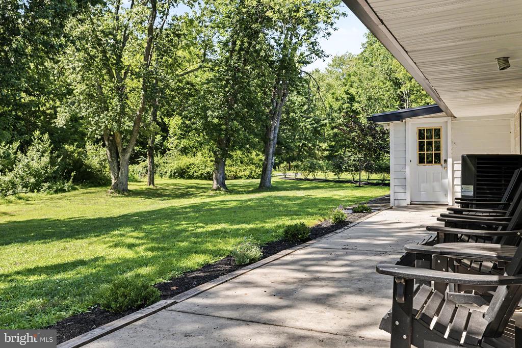1104 BUCKS ROAD
