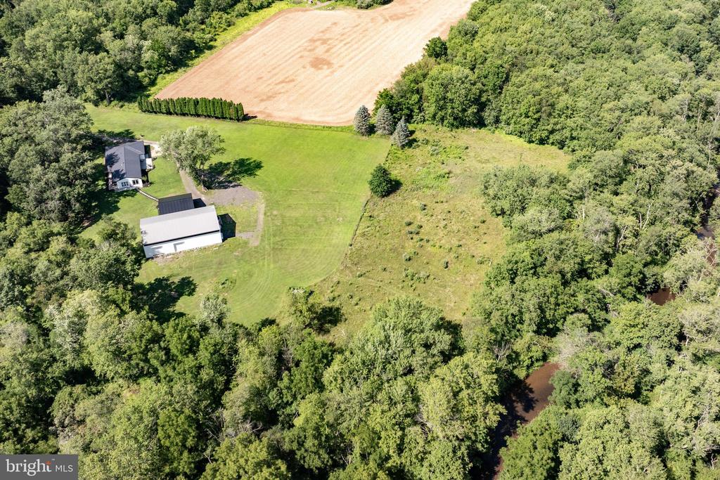 1104 BUCKS ROAD