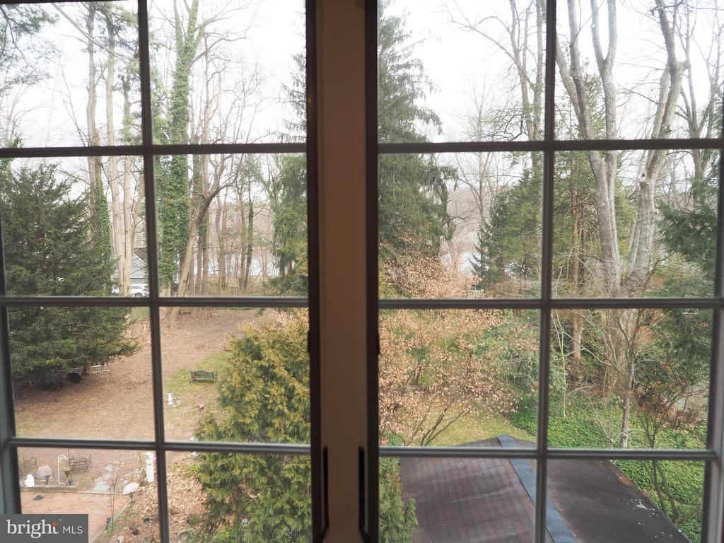 2948 RIVER ROAD