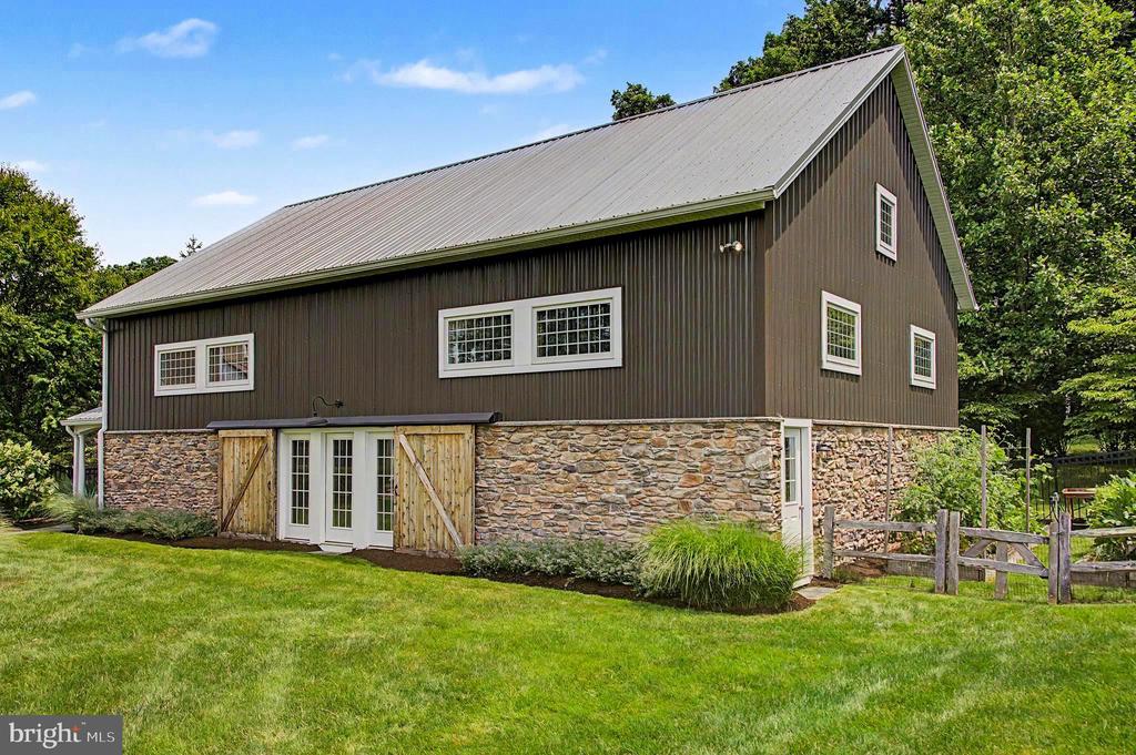 111 MEADOW VIEW DRIVE