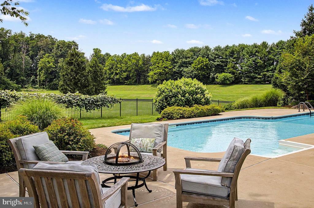 111 MEADOW VIEW DRIVE