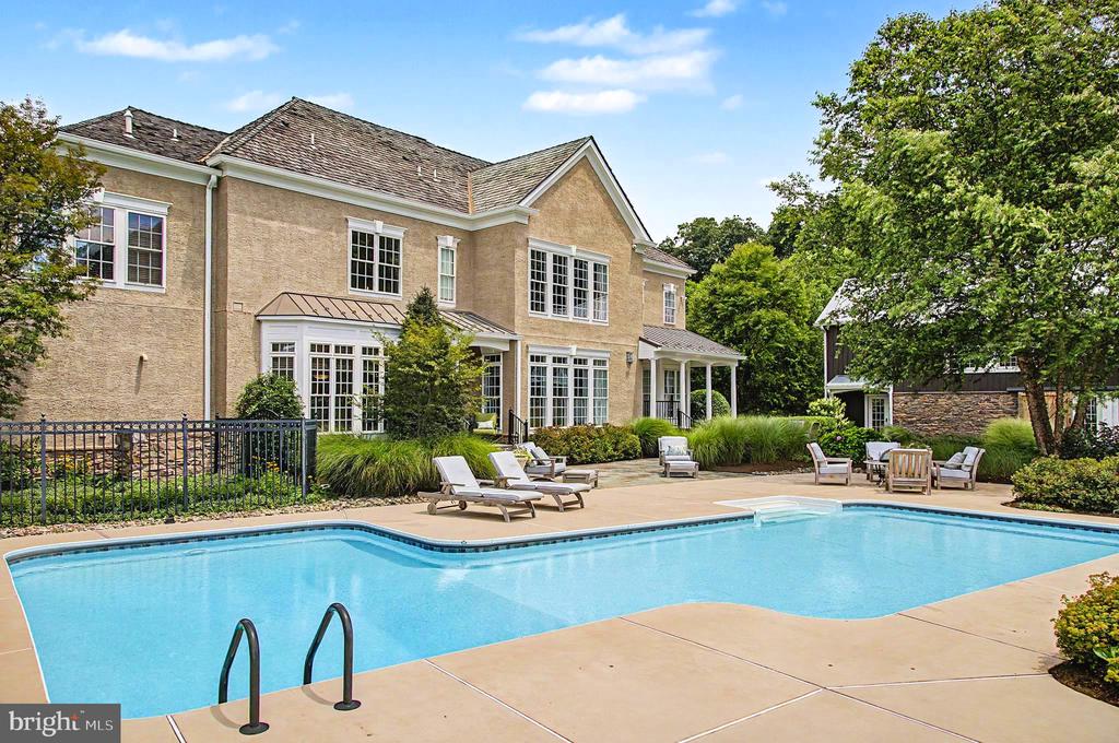 111 MEADOW VIEW DRIVE