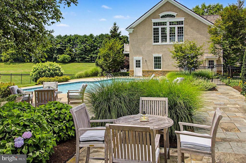111 MEADOW VIEW DRIVE