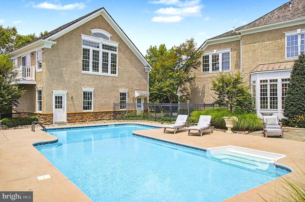 111 MEADOW VIEW DRIVE