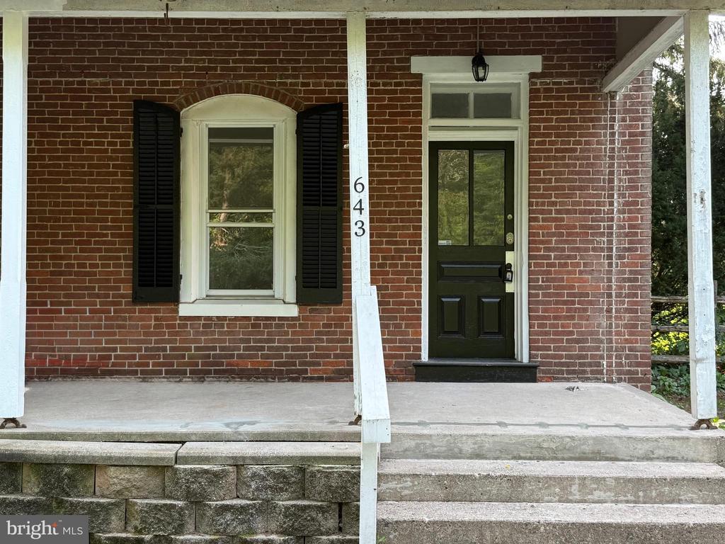 643 WAYSIDE WAY