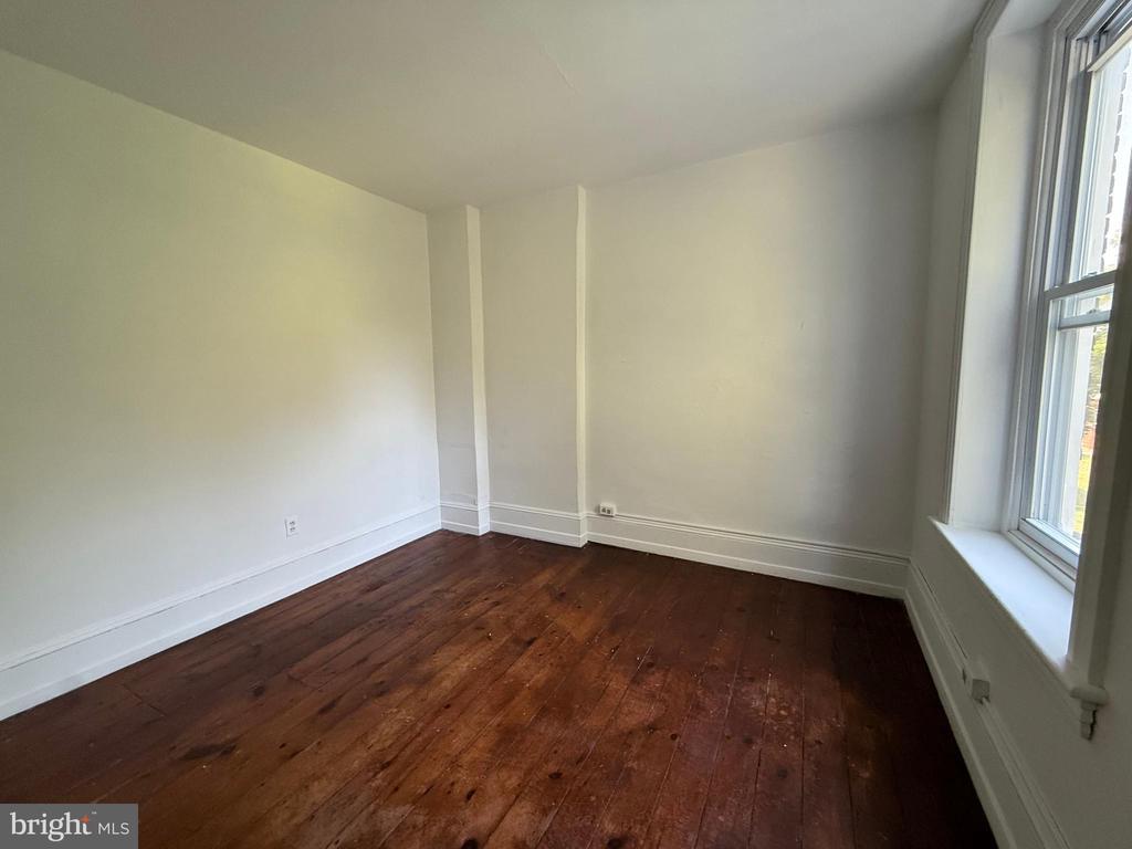 643 WAYSIDE WAY