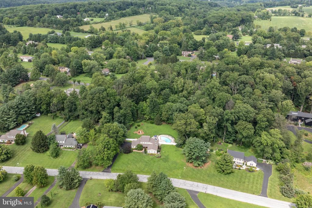 6439 MIDDLETON LANE