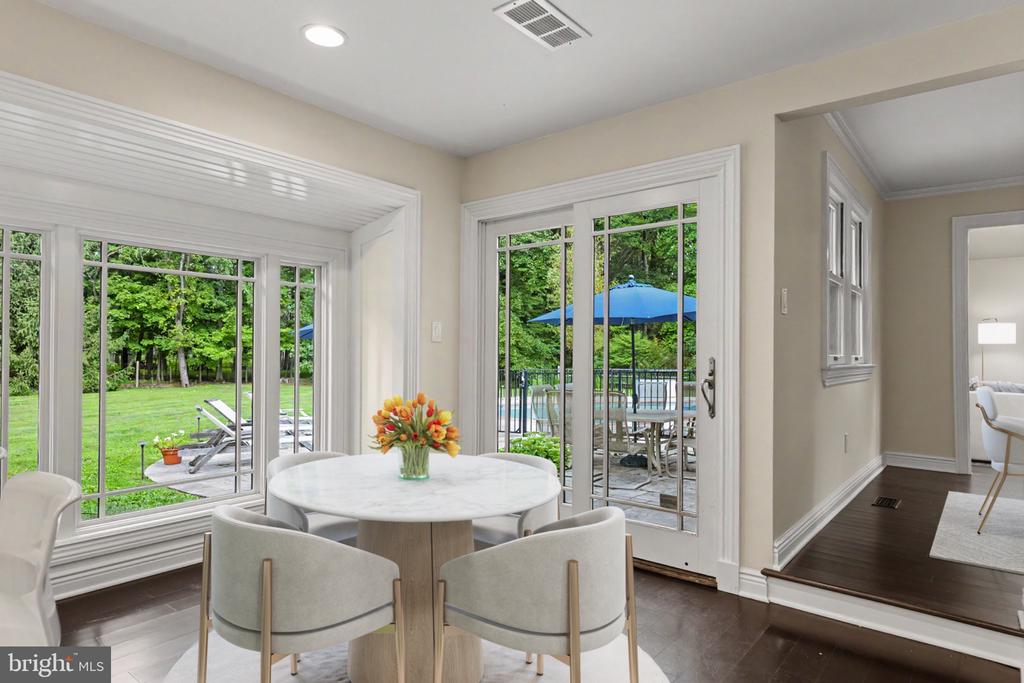 6439 MIDDLETON LANE