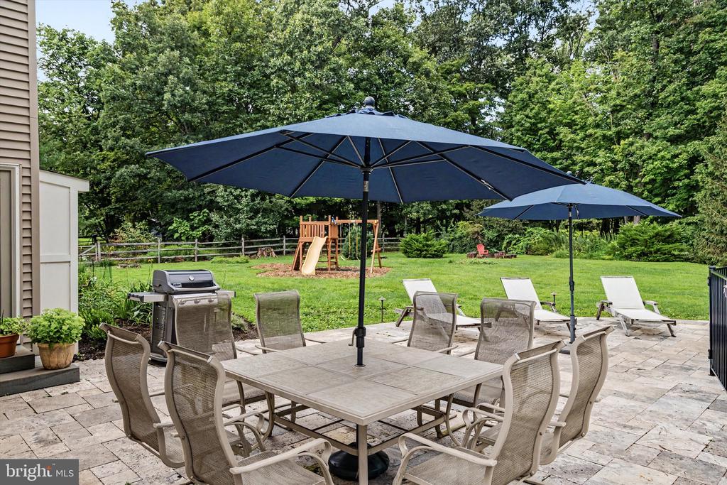 6439 MIDDLETON LANE