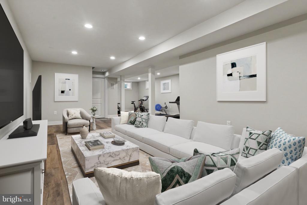 6439 MIDDLETON LANE