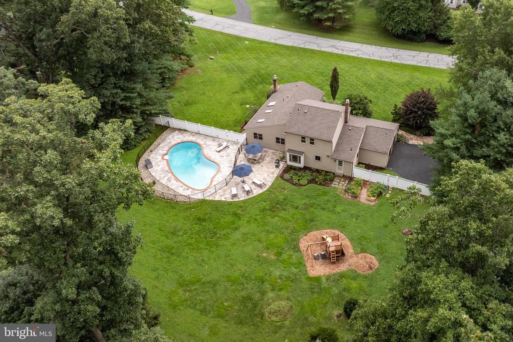 6439 MIDDLETON LANE