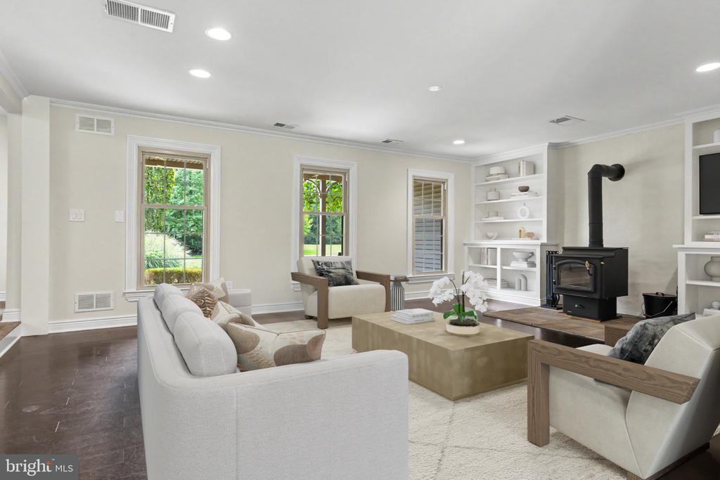6439 MIDDLETON LANE