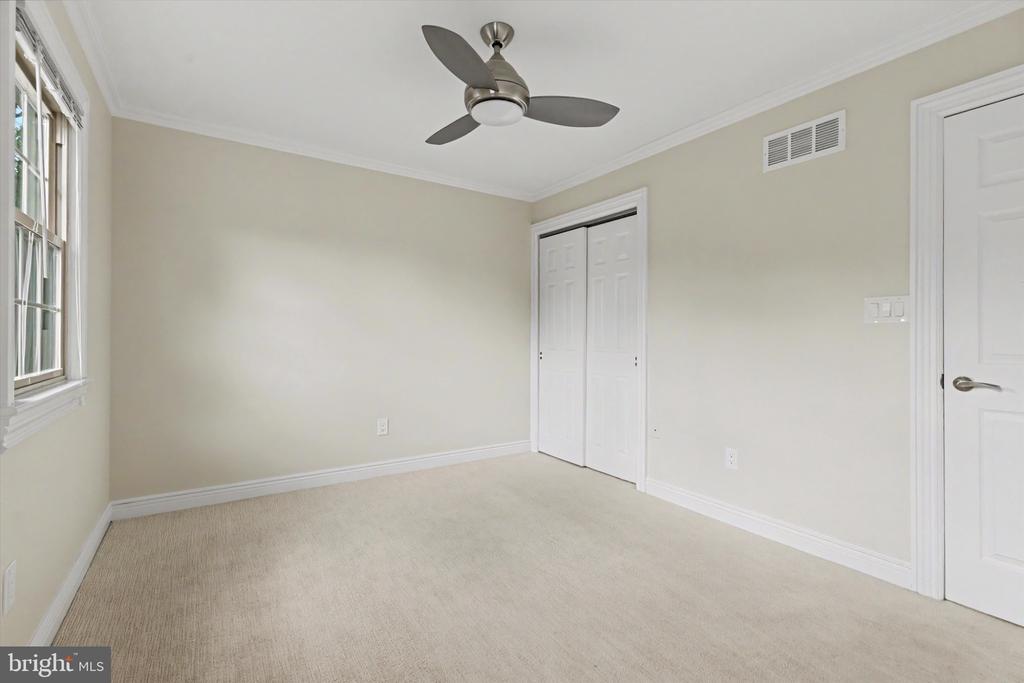 6439 MIDDLETON LANE