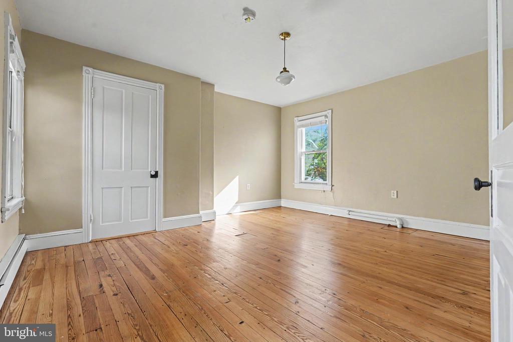 433 EASTON ROAD