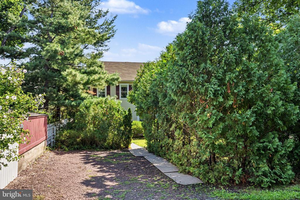 433 EASTON ROAD