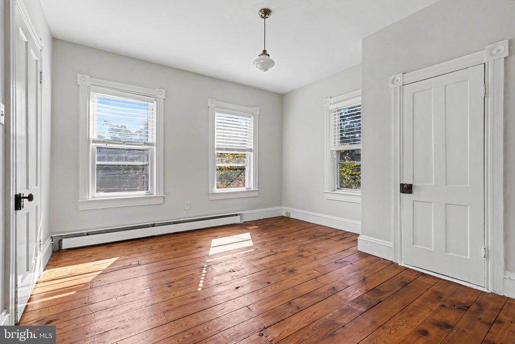 433 EASTON ROAD