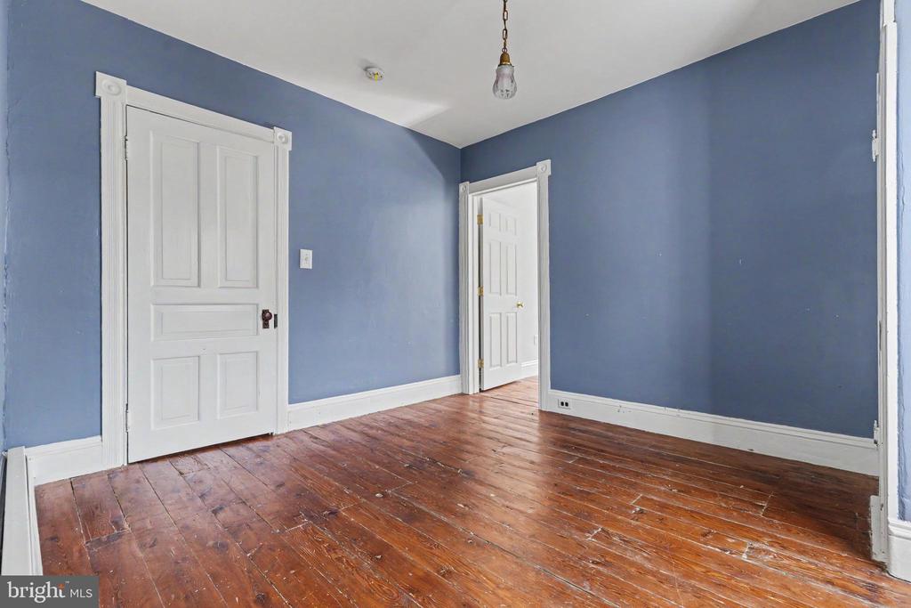 433 EASTON ROAD
