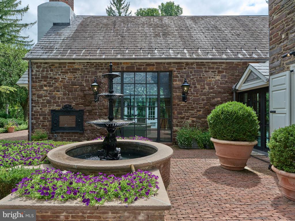 565 KELLERS CHURCH ROAD