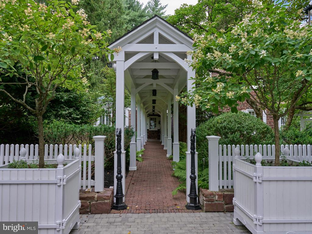 565 KELLERS CHURCH ROAD