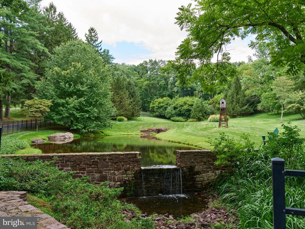 565 KELLERS CHURCH ROAD