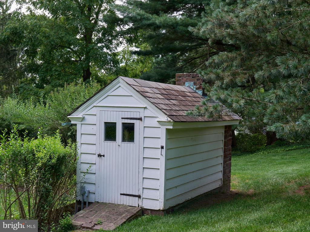 565 KELLERS CHURCH ROAD