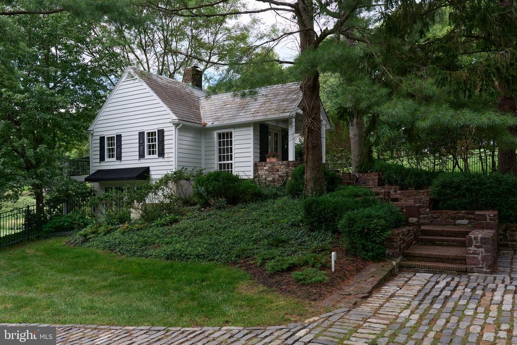 565 KELLERS CHURCH ROAD