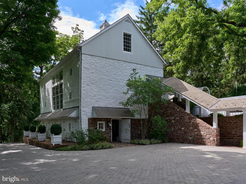 565 KELLERS CHURCH ROAD