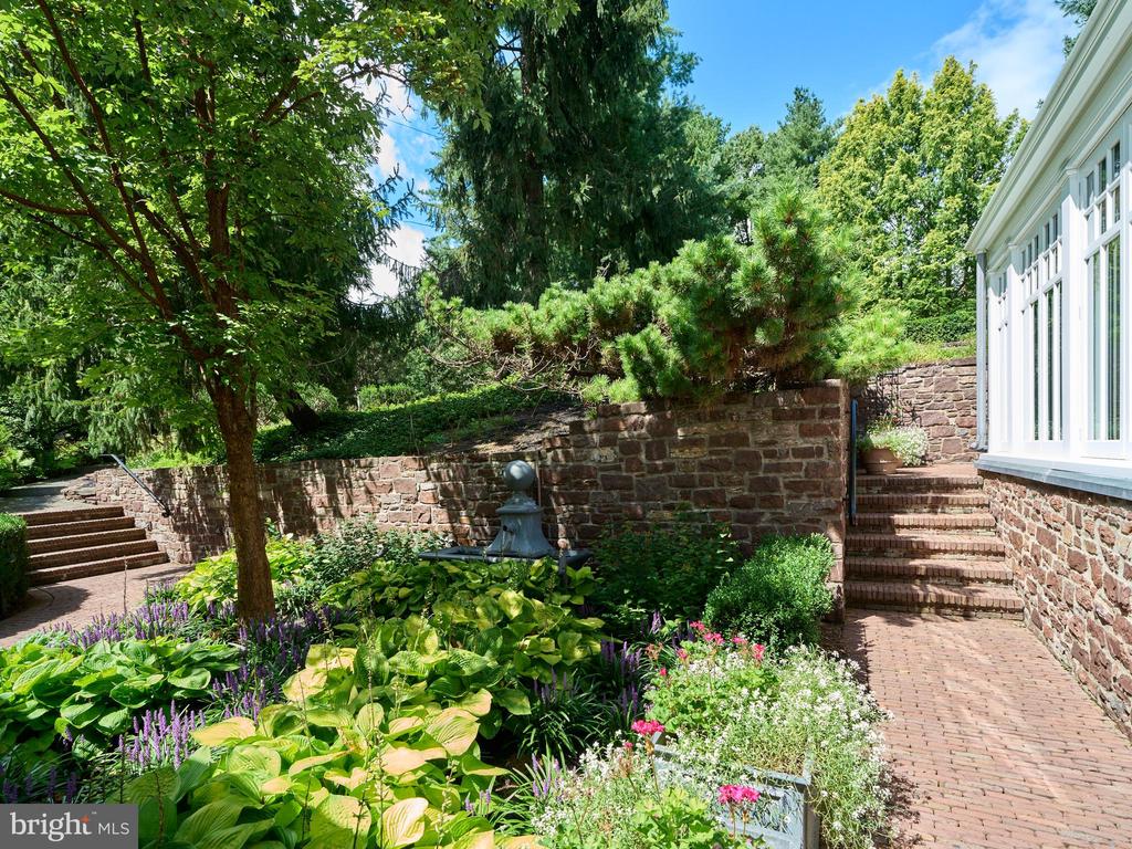 565 KELLERS CHURCH ROAD