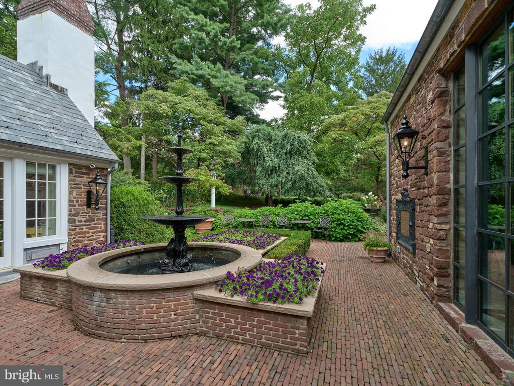 565 KELLERS CHURCH ROAD