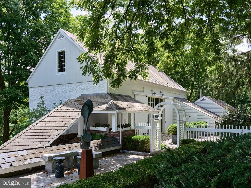 565 KELLERS CHURCH ROAD