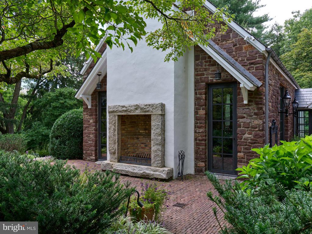 565 KELLERS CHURCH ROAD