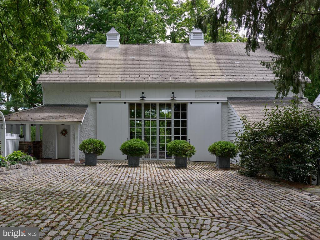 565 KELLERS CHURCH ROAD